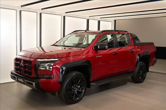 MITSUBISHI TRITON 2.4 BITURBO DIESEL CD KATANA 4X4 AUTOMÁTICO MITSUBISHI TRITON 2.4 BITURBO DIESEL CD KATANA 4X4 AUTOMÁTICO